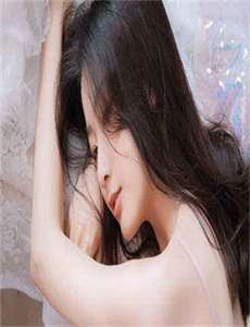 树中男孩